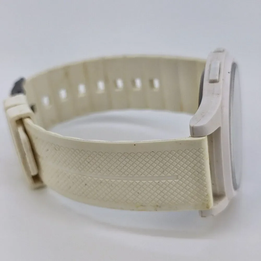 Beeasy AW02 Men's Ultra Slim Digital Watch 44MM White Plastic Bands New‎ Battery